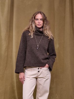 Turtle Neck Sweatshirt